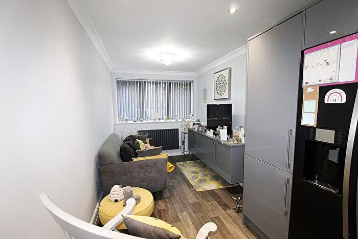 4 Bedroom Detached House For Sale In Middlewood Drive, Scholes, Rotherham, S61
