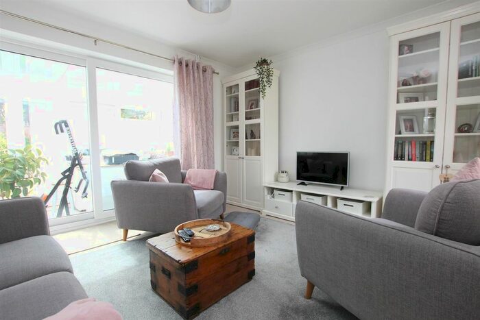 2 Bedroom Detached Bungalow To Rent In Lodge Close, Brighstone, Newport, PO30