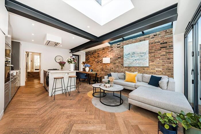 2 Bedroom Flat For Sale In Mexfield Road, Putney, SW15