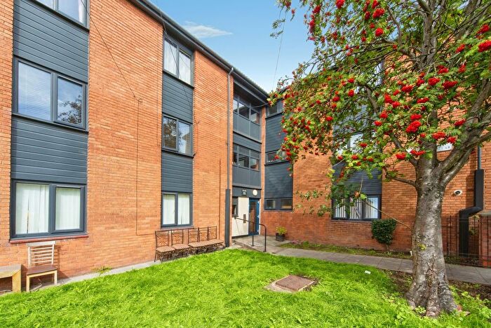 2 Bedroom Flat For Sale In Albion Street, Liverpool, Merseyside, L5