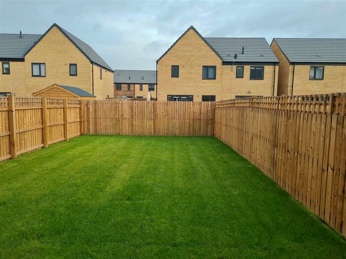 3 Bedroom House To Rent In Pond Close, Doncaster, DN4