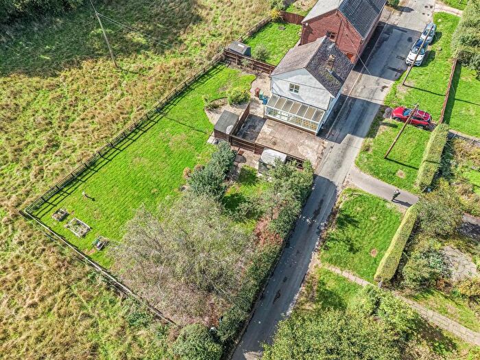 3 Bedroom Detached House For Sale In Tolldish Lane, Great Haywood, ST18