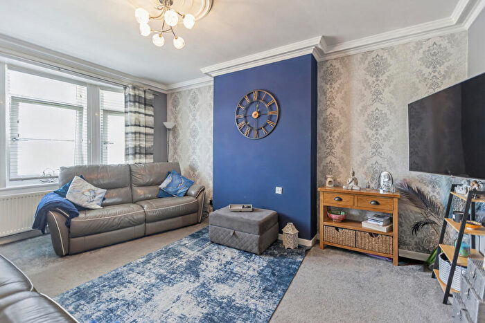 2 Bedroom Flat For Sale In Carlibar Avenue, Knightswood, G13