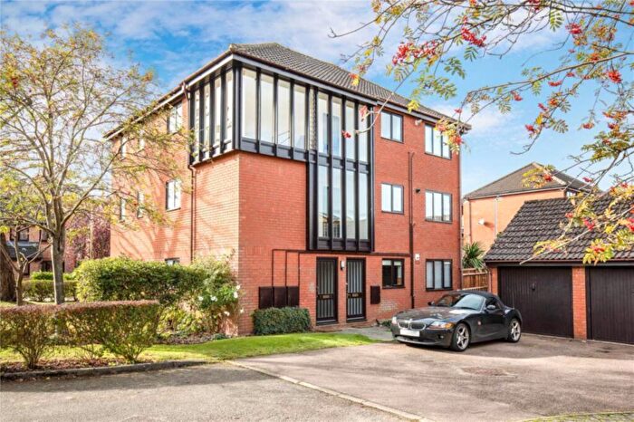 2 Bedroom Apartment To Rent In Tweed Close, Berkhamsted, HP4