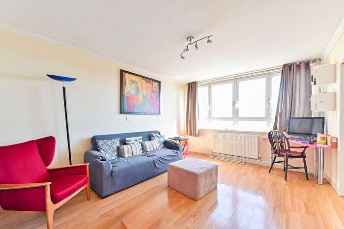 2 Bedroom Flat For Sale In Clapham Road, Oval, London, SW9
