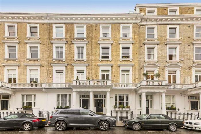 1 Bedroom Flat To Rent In Harcourt Terrace, West Brompton, SW10