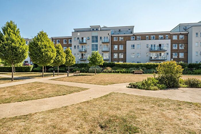 2 Bedroom Flat For Sale In Grebe Way, Maidenhead, SL6