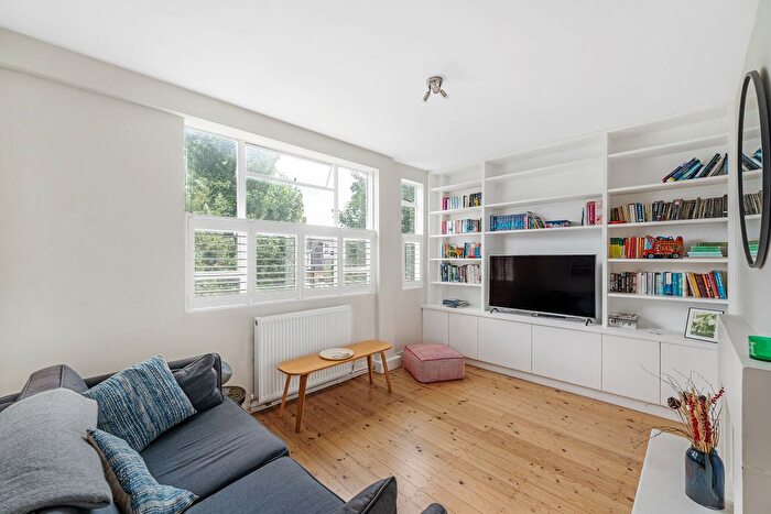2 Bedroom Flat To Rent In Nightingale Lane, London, SW12