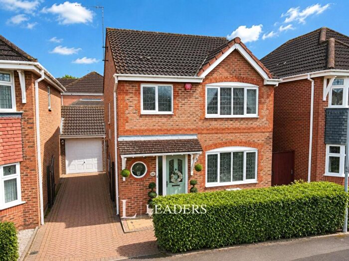 3 Bedroom Detached House For Sale In Nottingham Grove, Bletchley, Milton Keynes, MK3