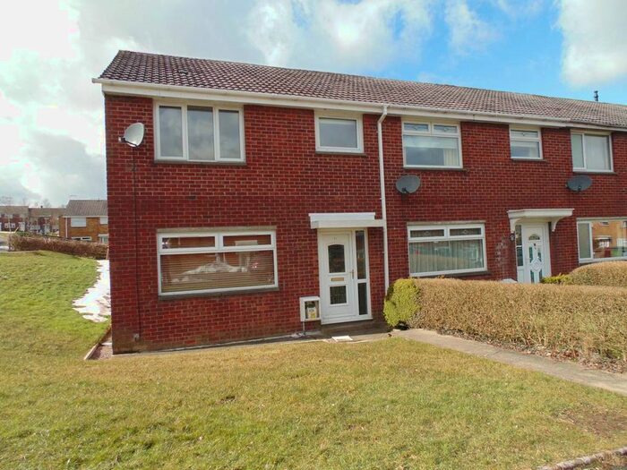 3 Bedroom End Of Terrace House To Rent In Croeso Square, Blackwood, NP12