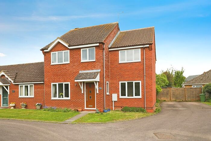 4 Bedroom Semi-Detached House For Sale In Bettridge Place, Wellesbourne, Warwick, CV35