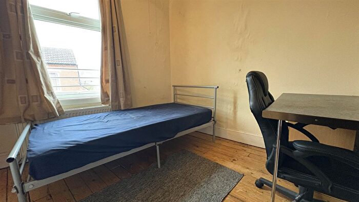 6 Bedroom End Of Terrace House To Rent In Northfield Road, Coventry, CV1