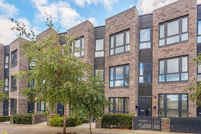 3 Bedroom Terraced House For Sale In Upper Strand Walk, Edinburgh, EH5