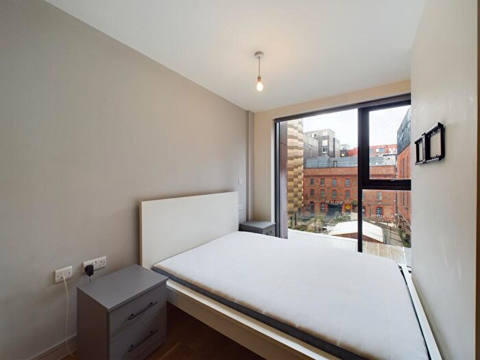 Flat To Rent In Wolstenholme Square, Block C, L1
