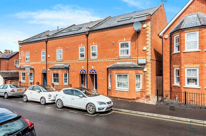 3 Bedroom Apartment To Rent In Queens Road, Guildford, GU1