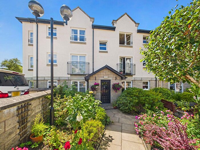 1 Bedroom Flat For Sale In Wallace Court, Lanark, ML11