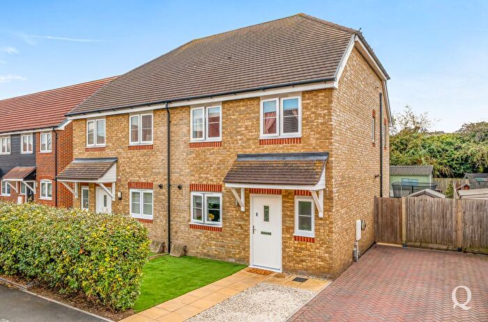 3 Bedroom Semi-Detached House For Sale In Haffenden Avenue, Sittingbourne, Kent, ME10