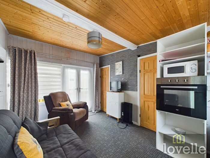 2 Bedroom Chalet For Sale In Mablethorpe Caravan Chalet Park, Mablethorpe, LN12