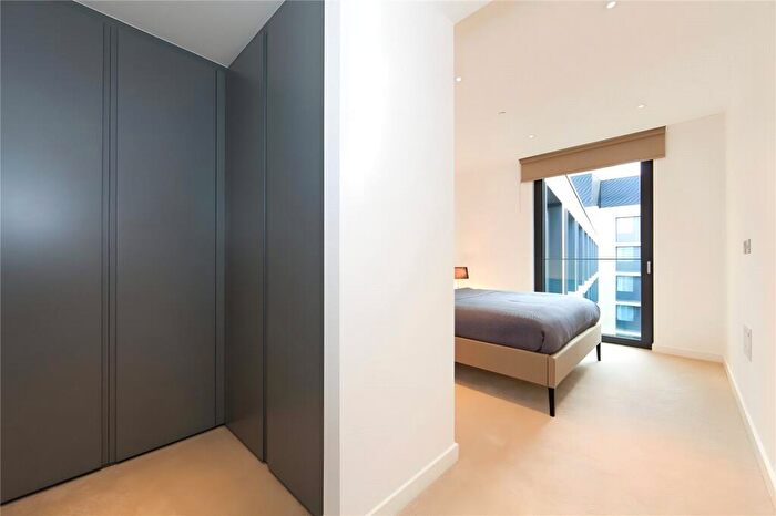 2 Bedroom Apartment To Rent In Cashmere House, Leman Street, Whitechapel, London, E1