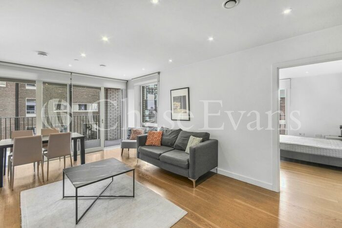 2 Bedroom Flat To Rent In Sayer Street, Elephant Amp; Castle, London, SE17