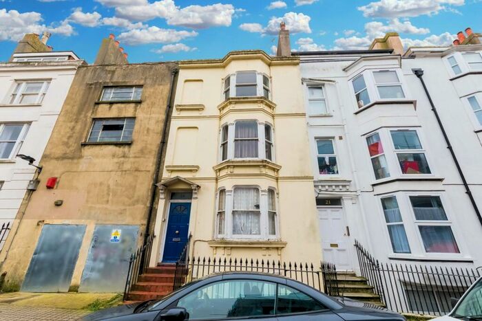 2 Bedroom Flat To Rent In Dorset Gardens, Brighton, East Sussex, BN2