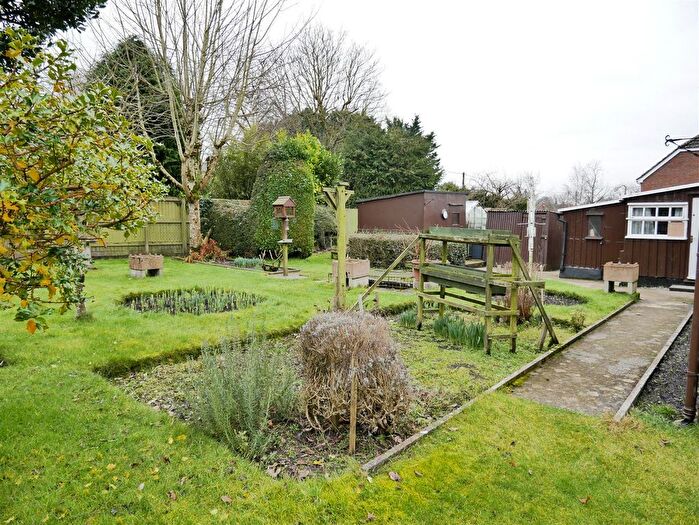 2 Bedroom Detached House For Sale In Middle Lane, Cherhill, Calne, SN11