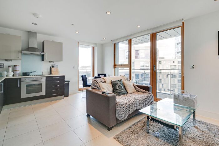 1 Bedroom Flat For Sale In Province Square, London, E14