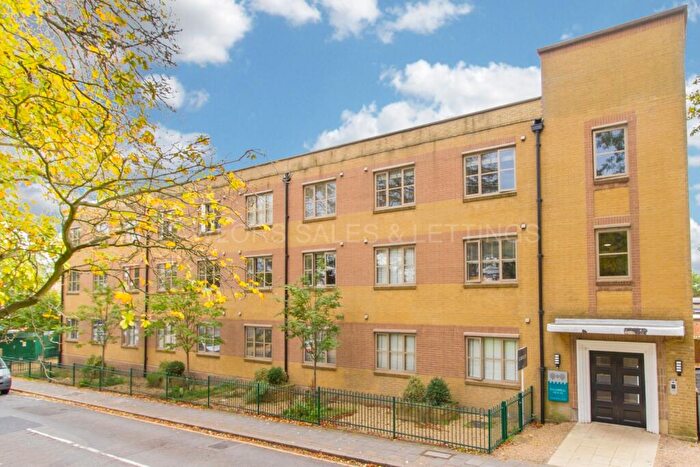 1 Bedroom Apartment To Rent In Balmoral House, Charteris Road, Woodford Green, Essex, IG8