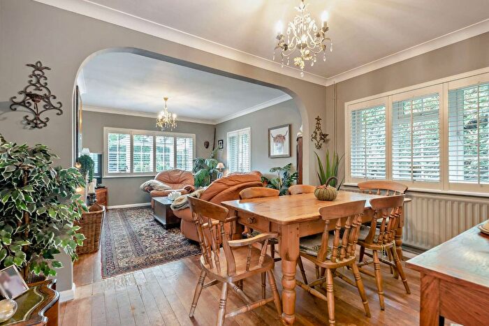 4 Bedroom Detached House For Sale In Botany Hill, The Sands, Farnham, Surrey, GU10