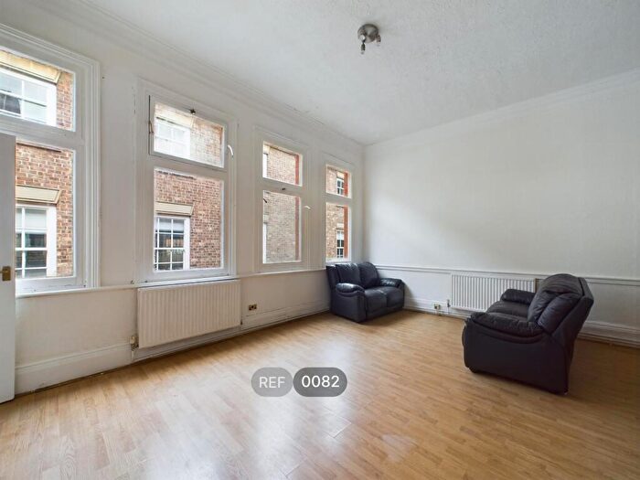 1 Bedroom Apartment To Rent In Bishop Lane, Hull, HU1