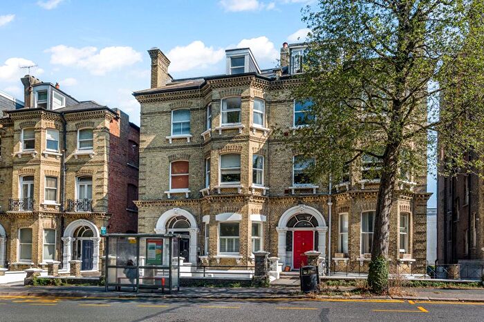 2 Bedroom Flat For Sale In Cromwell Road, Hove, BN3