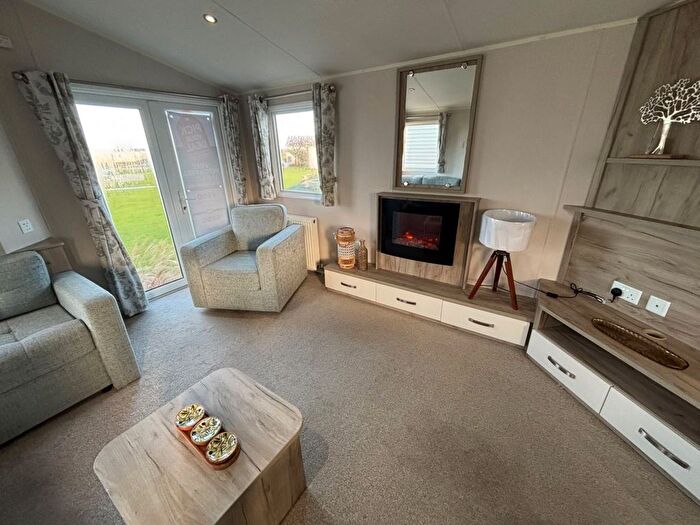 2 Bedroom Park Home For Sale In St. Johns Road, Whitstable, CT5