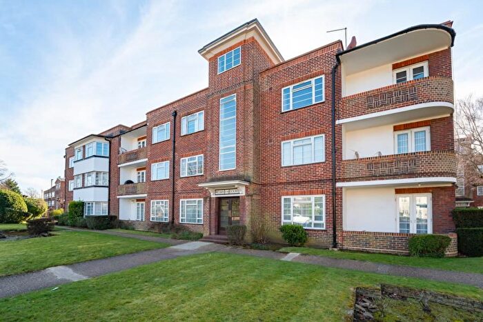 3 Bedroom Flat To Rent In Eaton Rise, Ealing, W5