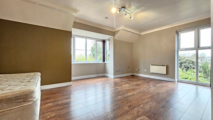 Studio To Rent In Knights Manor Way, Dartford, DA1