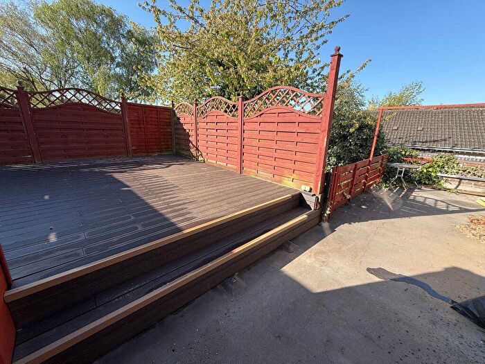 3 Bedroom Maisonette To Rent In High Street, Old Village, NN17