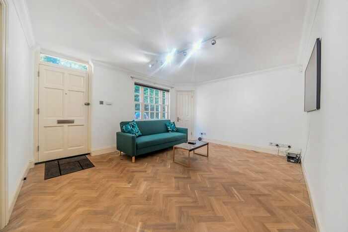 2 Bedroom Flat To Rent In Mulberry Close, Watford, WD17