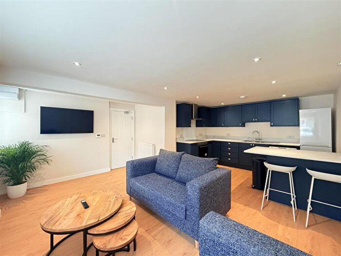 2 Bedroom Apartment To Rent In Tan Y Graig, Bangor, LL57