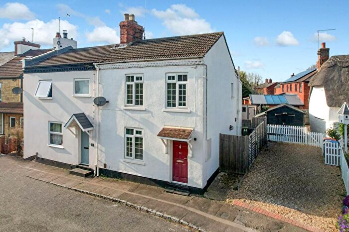 2 Bedroom Semi Detached House For Sale In Vicarage Road., Bradwell, Milton Keynes, MK13