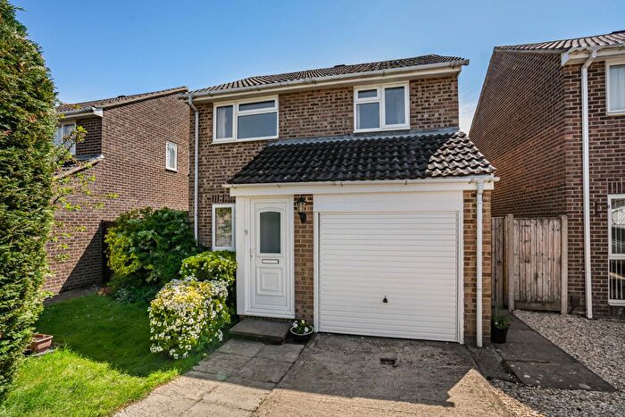 3 Bedroom Detached House For Sale In Andersons Close, Kidlington, OX5