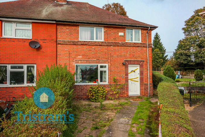 4 Bedroom Semi-Detached House To Rent In Burrows Crescent, Beeston, NG9