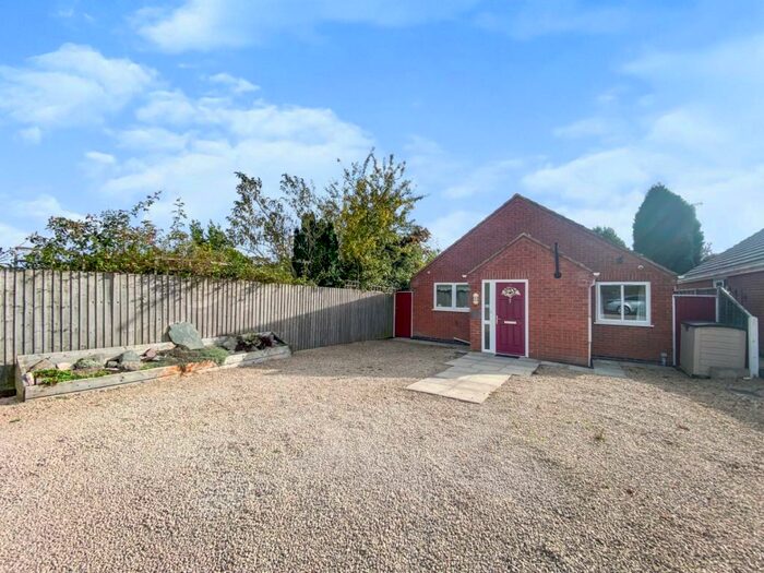 Houses for sale & to rent in LE12 9LA, Anson Road, Shepshed West