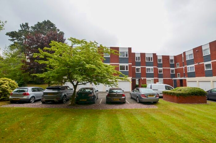2 Bedroom Flat To Rent In Hagley Road, Edgbaston, Birmingham, B16