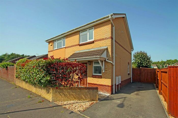 3 Bedroom Detached House To Rent In Shillingstone Drive, Bournemouth, BH9