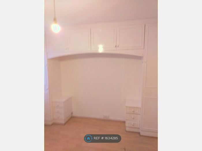 1 Bedroom Flat To Rent In Ilford, Essex, IG1