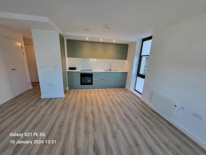 2 Bedroom Flat To Rent In Kimpton Road, Luton, LU2