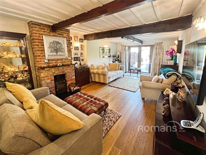 2 Bedroom Bungalow For Sale In Kings Avenue, Tongham, Farnham, GU10