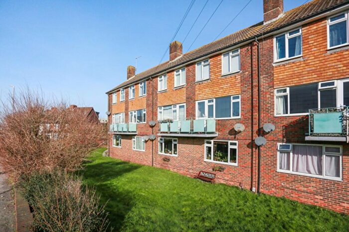 2 Bedroom Flat For Sale In Victoria Road, Portslade, BN41