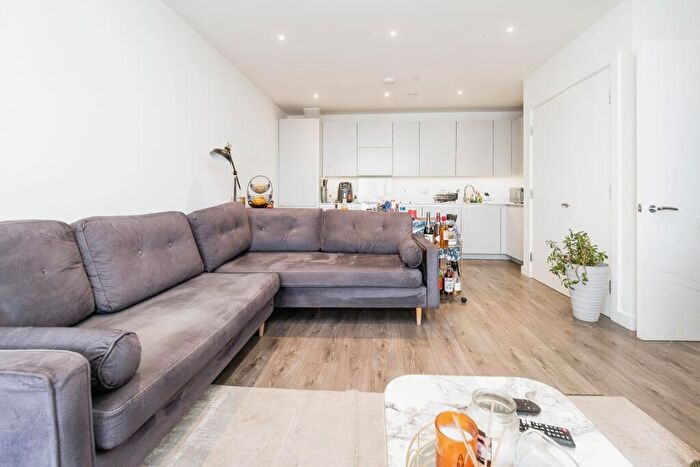 1 Bedroom Flat For Sale In Pier Road, London, London, E16