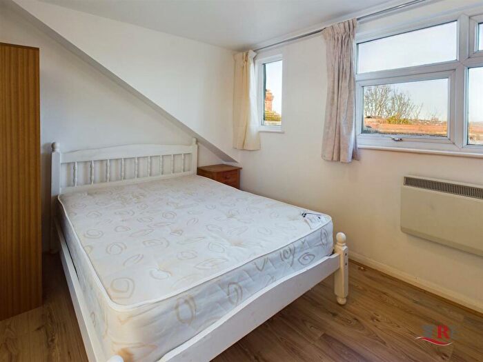 1 Bedroom Flat To Rent In Melrose Avenue, London, NW2