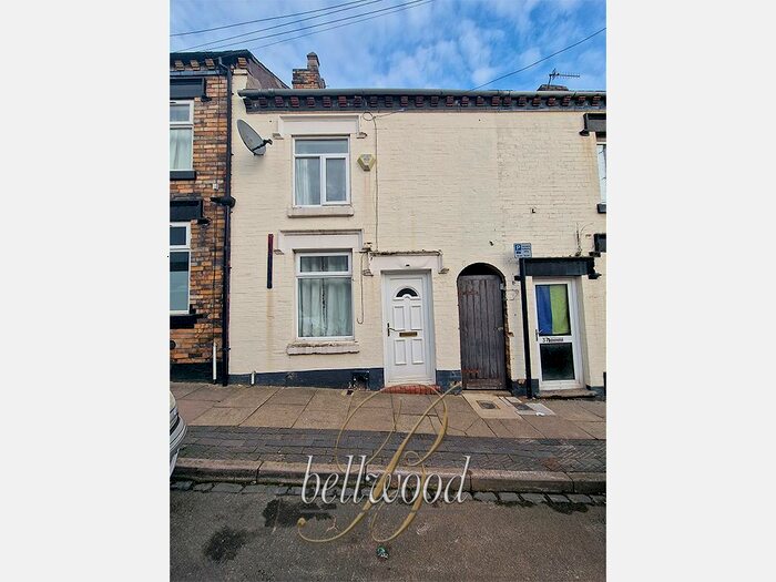 2 Bedroom Town House To Rent In St. Lukes Street, Stoke-On-Trent, ST1